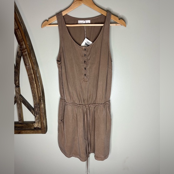 BE COOL Tan Romper NWT - Picture 1 of 3